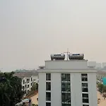 Modern Apartment In Westlake